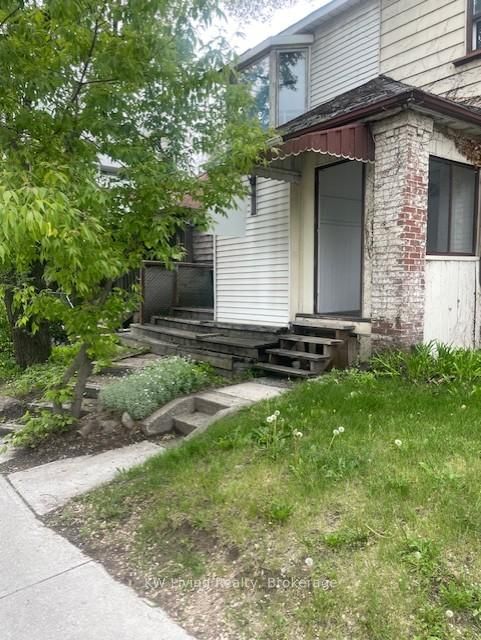 537 Eglinton Avenue