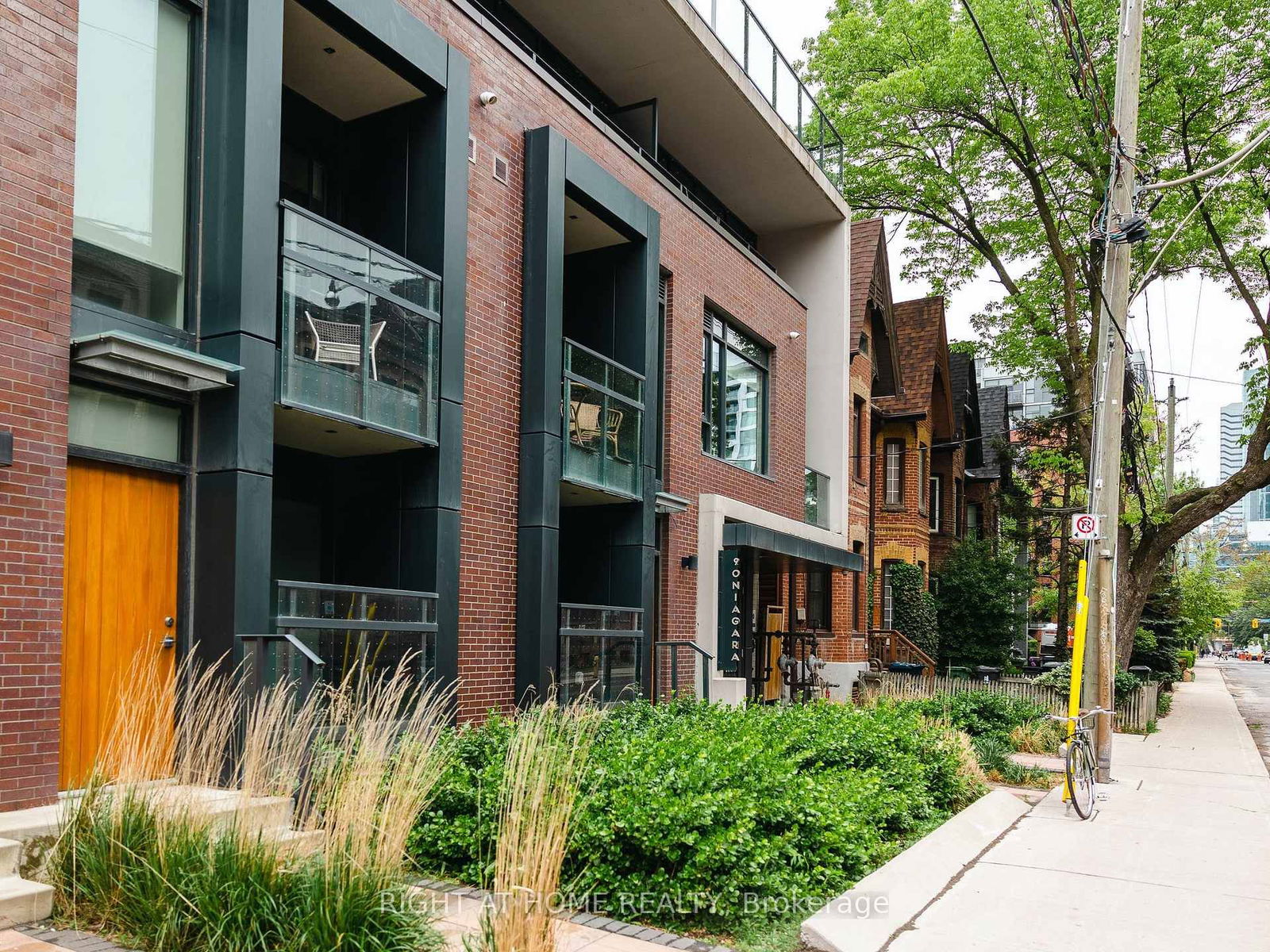 Condo for sale at 410-90 Niagara Street, Toronto, Niagara, M5V 0P9 - MLS: C12187707