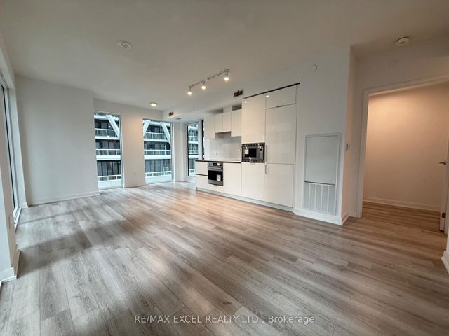 804 - 238 Simcoe Street