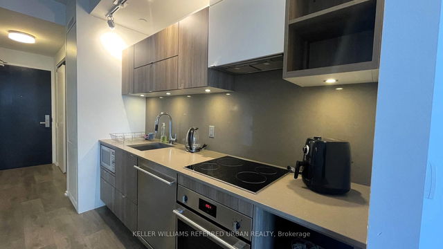 1110 - 125 Peter Street