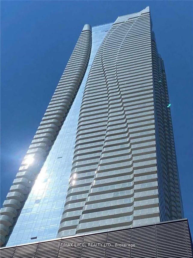 #2608 - 1 Bloor St., Street