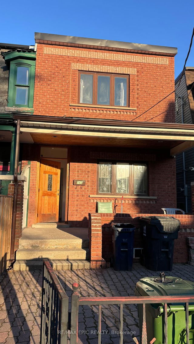 2nd floor - 143 Markham Street
