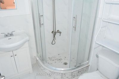 Unit 2nd floor — 143 Markham St, Toronto - Trinity-Bellwoods image-0-4