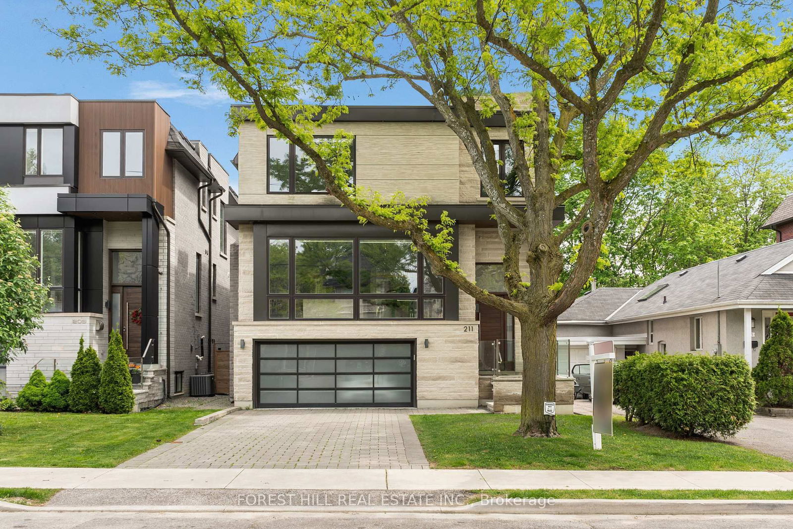 Detached House for sale at 211 Johnston Avenue, Toronto, Lansing-Westgate, M2N 1H4 - MLS: C12188143