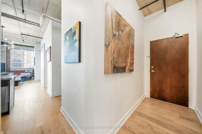 Unit 302 — 10 Wellesley Pl, Toronto - North St. James Town image-0-4