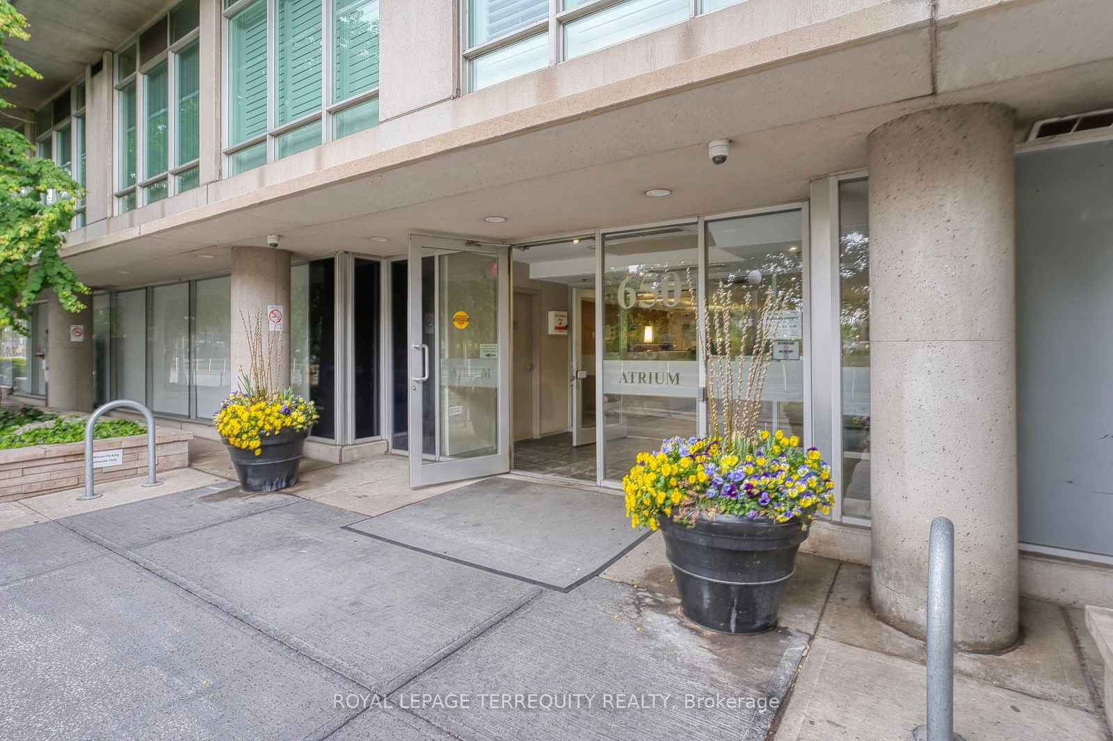 Condo for sale at 1709-650 Queens Quay, Toronto, Niagara, M5V 3N2 - MLS: C12188612