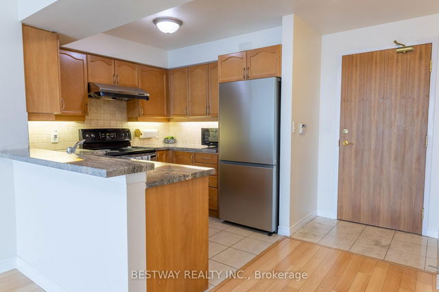 513 - 3840 Bathurst Street