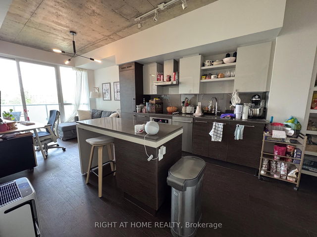512 - 1030 King Street