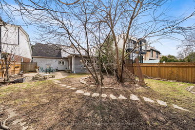16 Burnham Rd, Toronto - Leaside image-0-4
