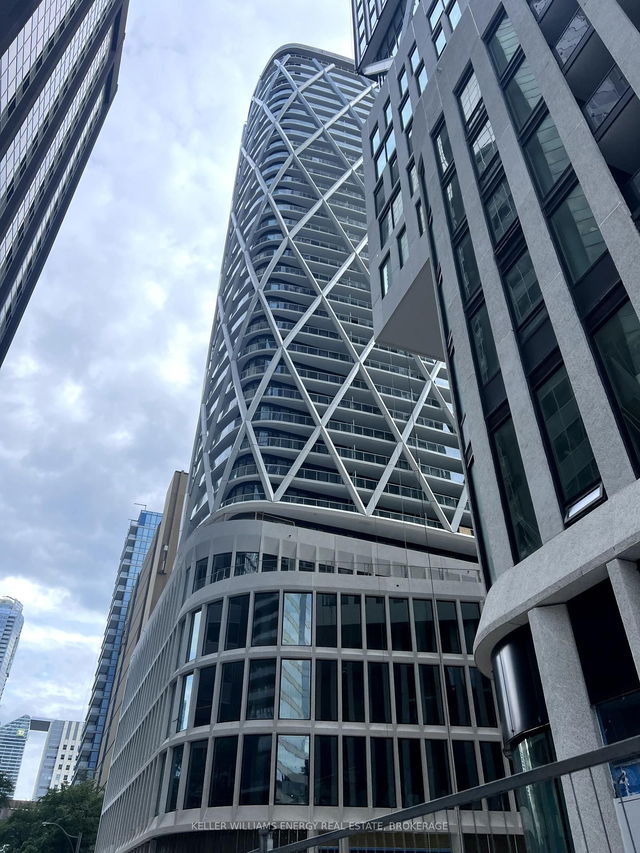 1023 - 230 Simcoe Street