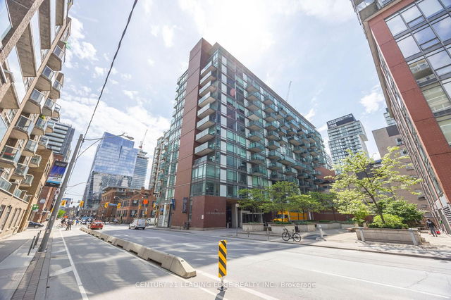 903 - 333 Adelaide Street