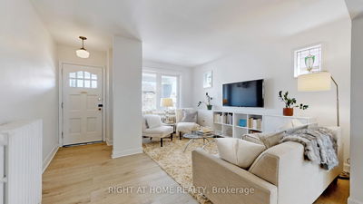 110 Roseneath Gdns, Toronto - Oakwood Village image-0-2
