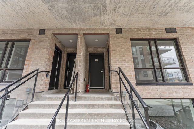 15 - 851 Sheppard Avenue