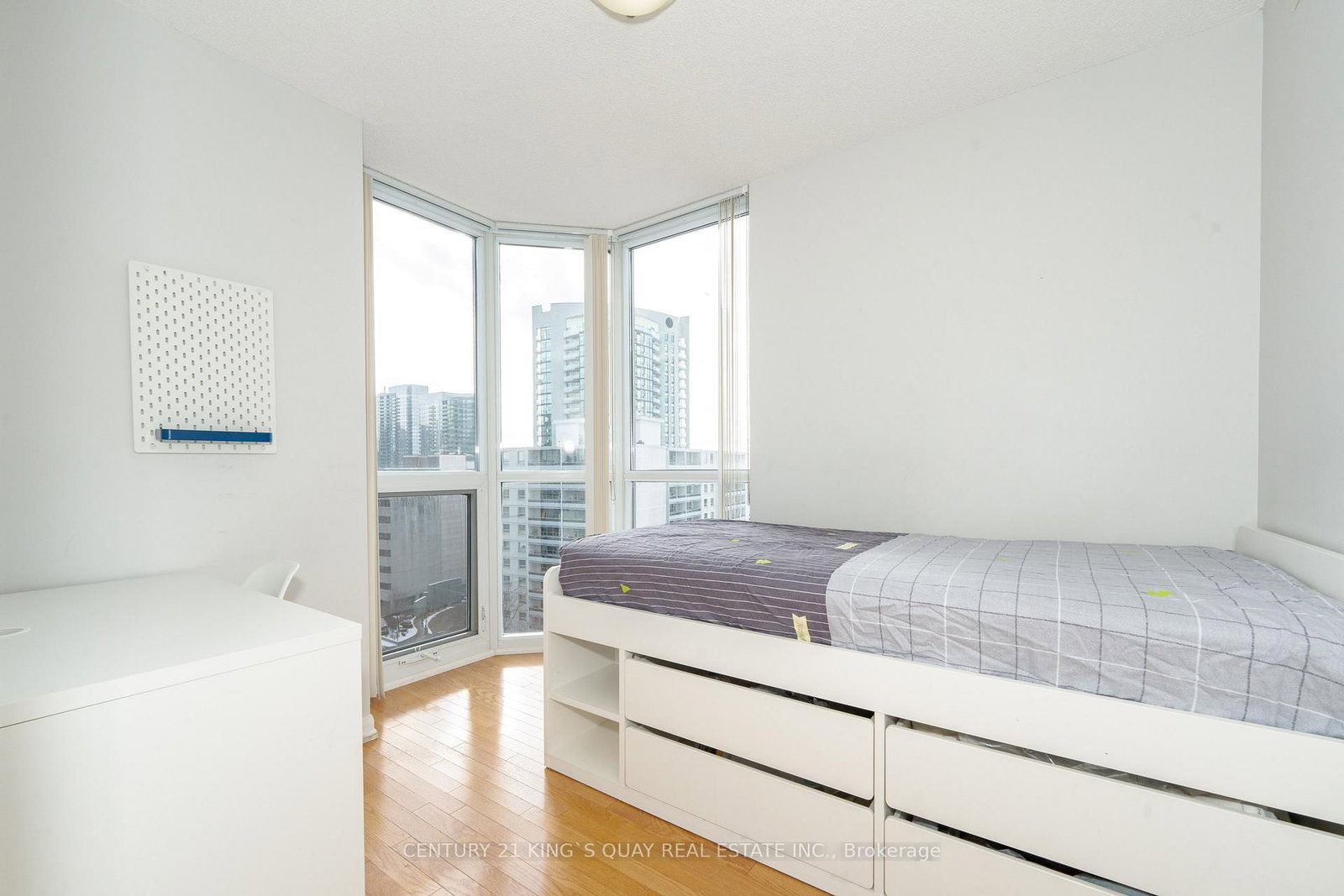 Listing Image 22