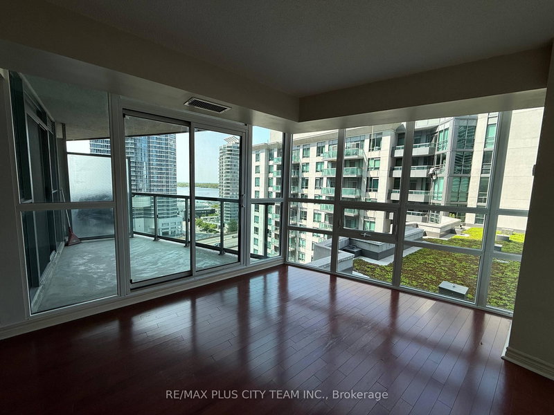 1701 - 19 Grand Trunk Cres, Toronto, M5J 3A3 | Image 2