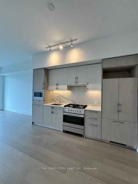 708 - 8 Manor Road