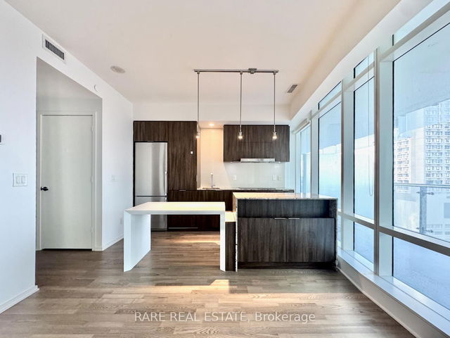 1602 - 1 Bloor Street