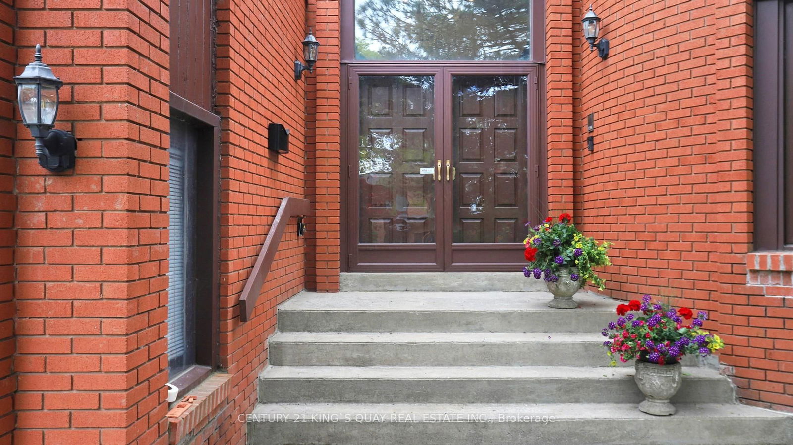 Detached House for sale at 54 Garnier Court, Toronto, Bayview Woods-Steeles, M2M 4C9 - MLS: C12190069