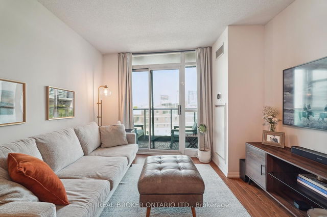 615 - 231 Fort York Boulevard