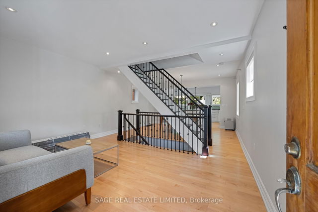 100 Craighurst Avenue
