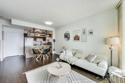 Unit 3716 — 81 Navy Wharf Crt, Toronto - Waterfront Communities C1 image-0-4