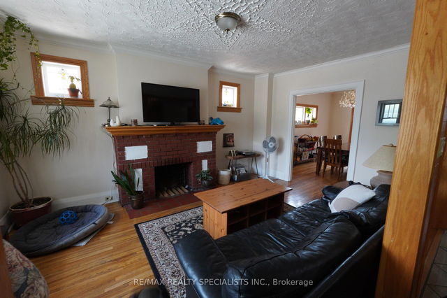 201 Oakwood Avenue
