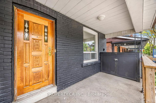 889 Palmerston Avenue