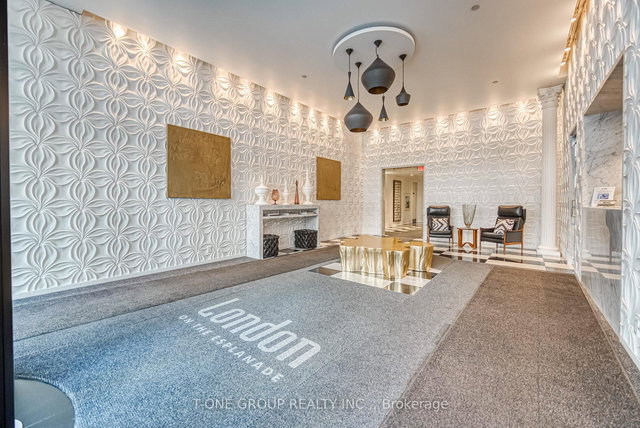 412 - 1 Scott Street