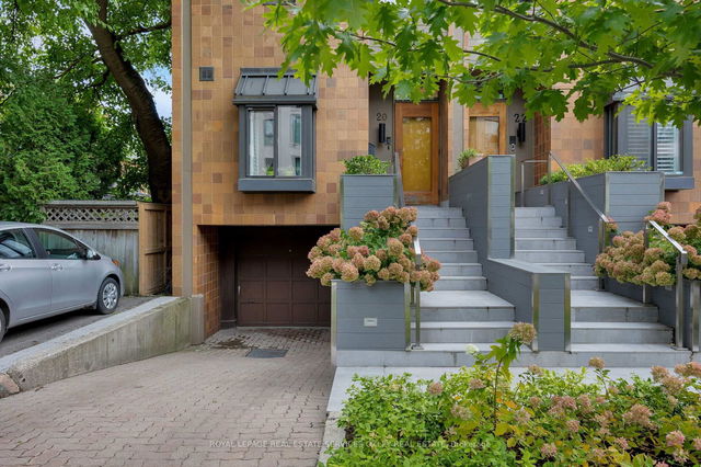 20 Oaklands Avenue