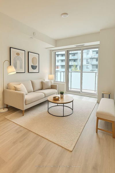Unit 404 — 8 Olympic Garden Dr, Toronto - Newtonbrook East image-0-2