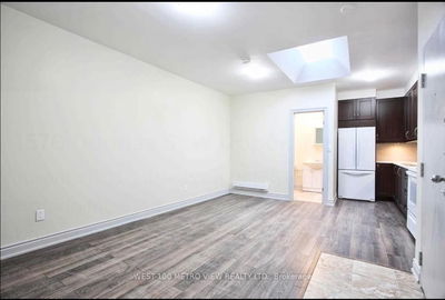 Unit Upper Rear — 1570 Dundas St, Toronto - Little Portugal image-0-3