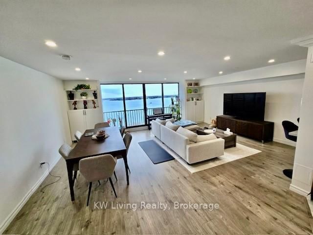 1618 - 33 Harbour Sq, Toronto, M5J 2G2 | Image 2