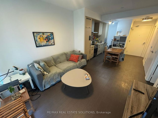 N1005 - 455 Front Street