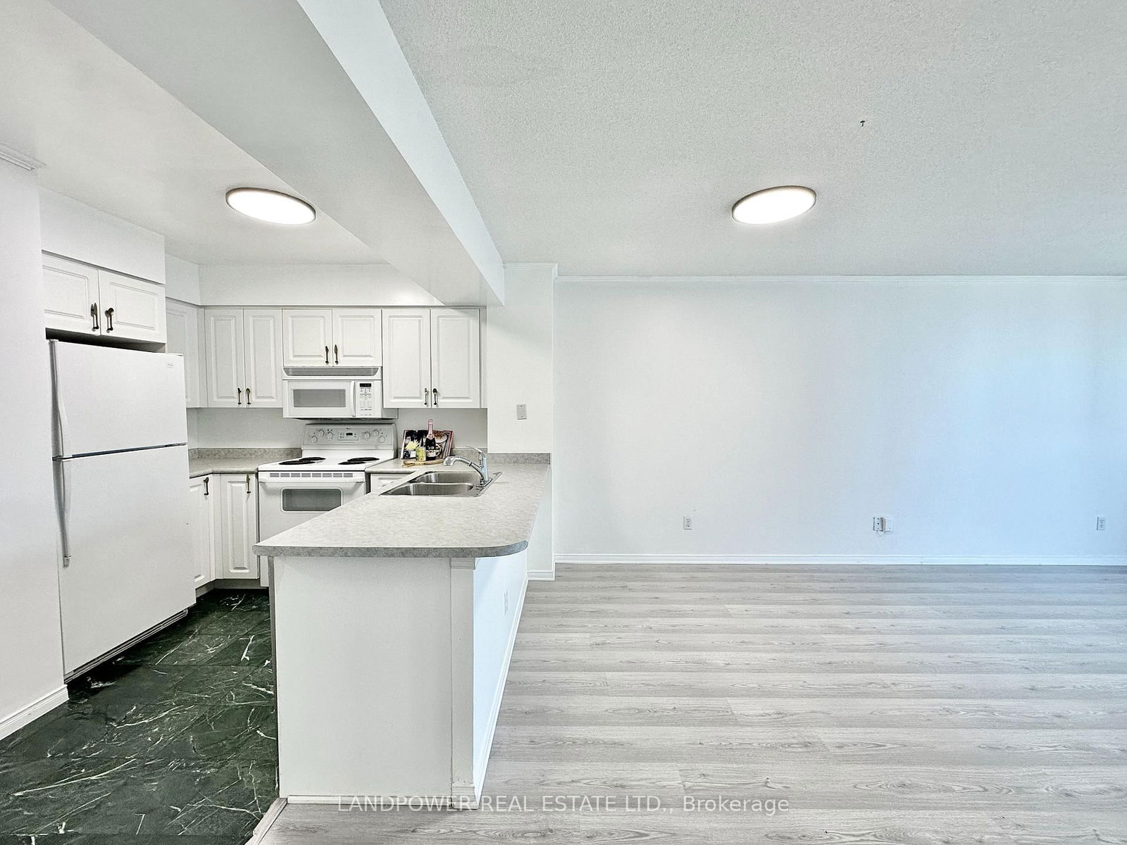 Condo for sale at 2108-750 Bay Street, Toronto, Bay Street Corridor, M5G 1N6 - MLS: C12190960