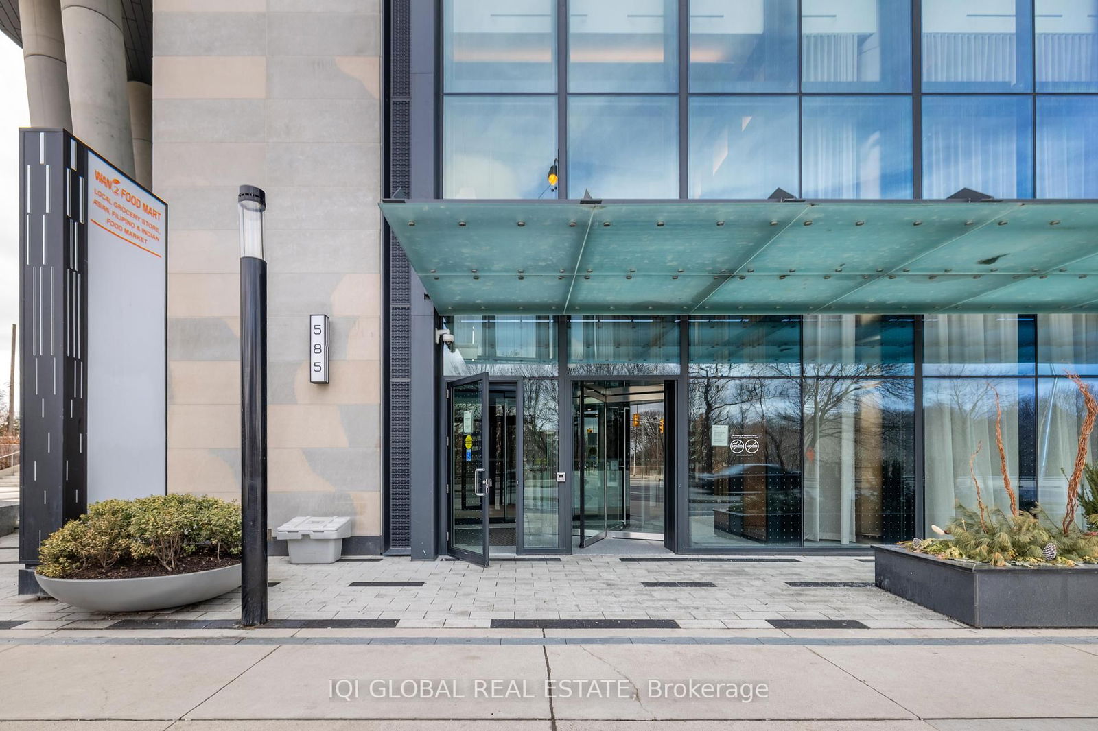 Condo for sale at 922-585 Bloor Street, Toronto, North St. James Town, M4W 0B3 - MLS: C12191089