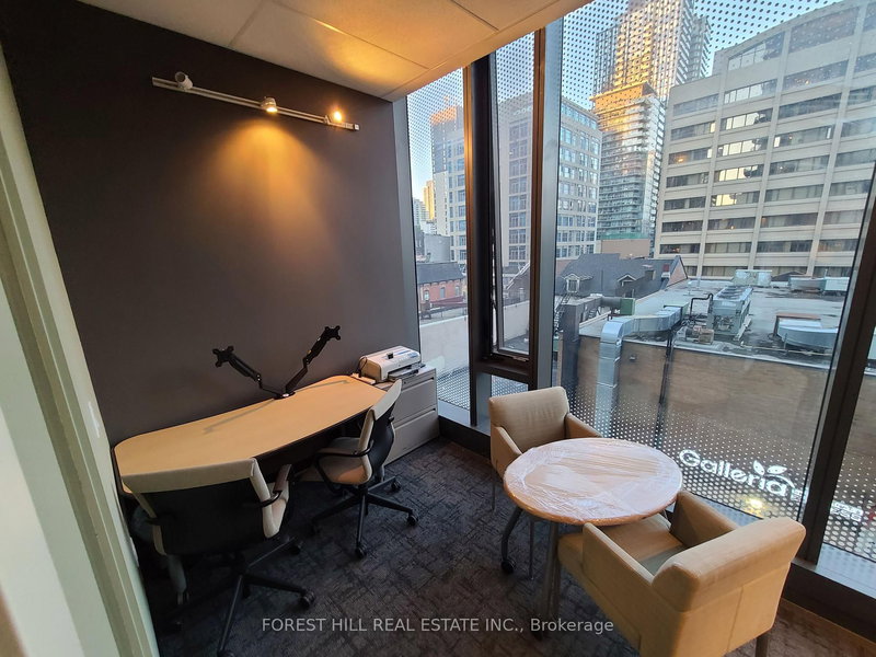 313 - 15 Wellesley St W, Toronto, M4Y 0G7 | Image 2