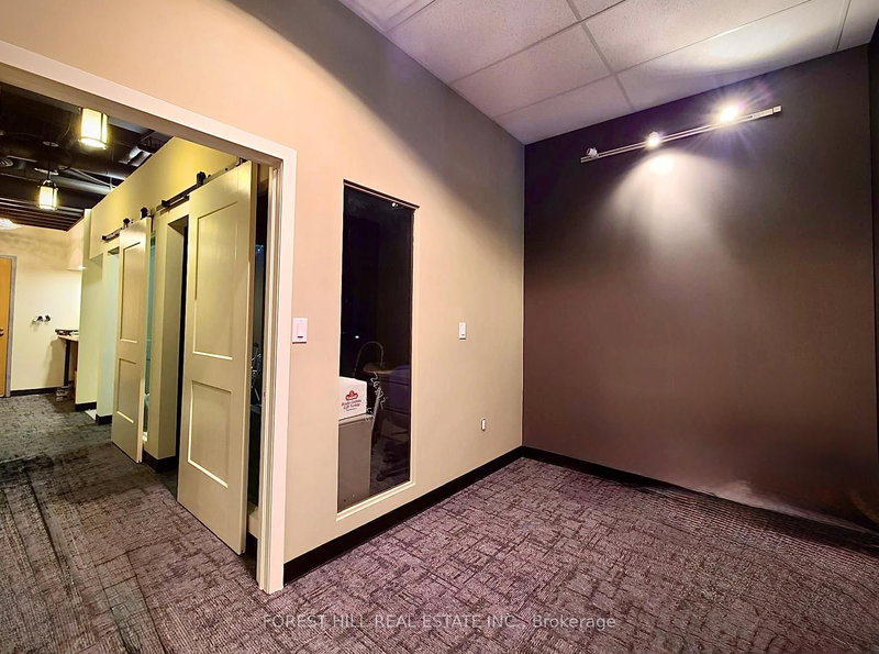 313 - 15 Wellesley St W, Toronto, M4Y 0G7 | Image 3