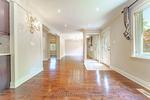 18 Leona Drive