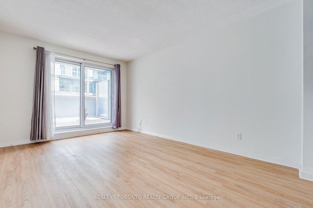 1114 - 230 King St Street