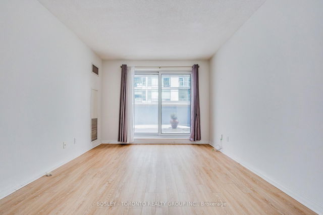 1114 - 230 King St Street