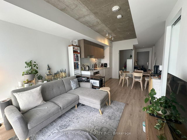 2511 - 161 Roehampton Avenue