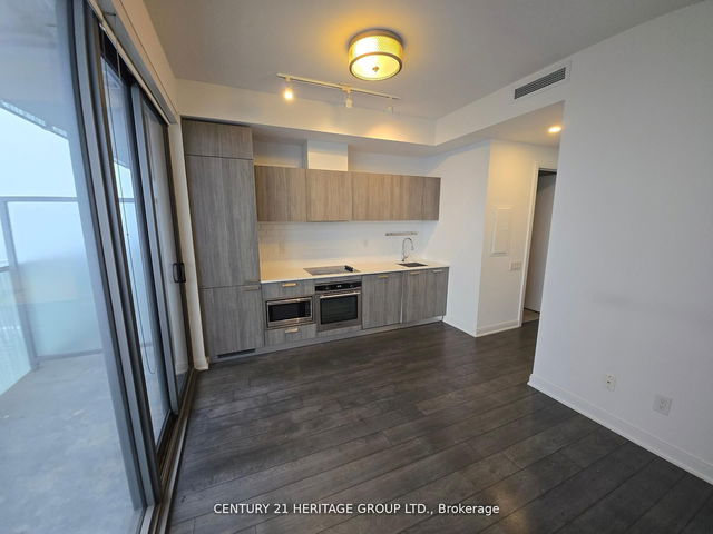 3912 - 50 Charles Street