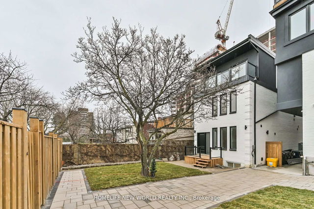 Lower - 997 Dufferin Street