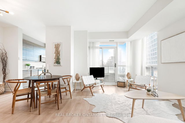 1206 - 88 Broadway Avenue