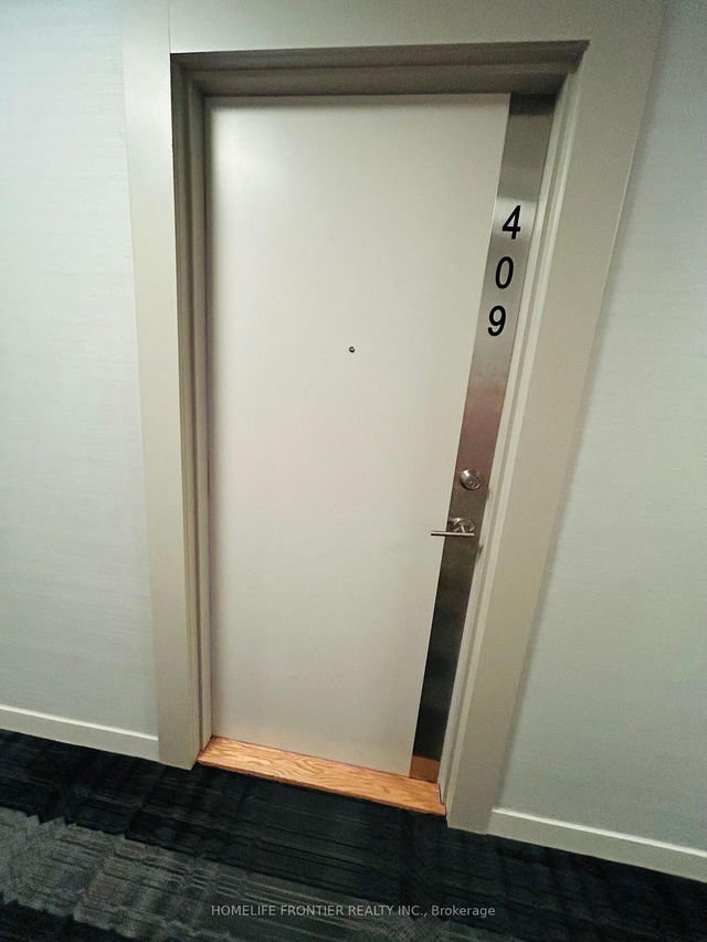 409 - 128 Fairview Mall Drive
