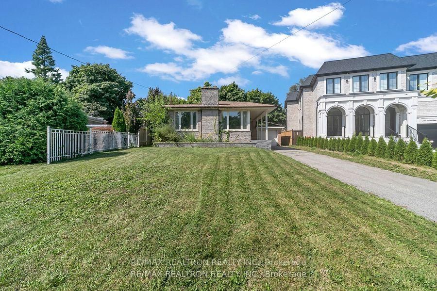 Detached House for sale at 66 Claywood Road, Toronto, Willowdale West, M2N 2R2 - MLS: C12191803
