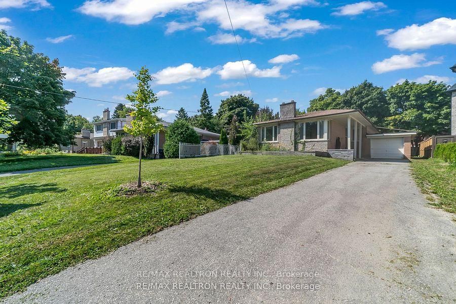 Detached House for sale at 66 Claywood Road, Toronto, Willowdale West, M2N 2R2 - MLS: C12191803