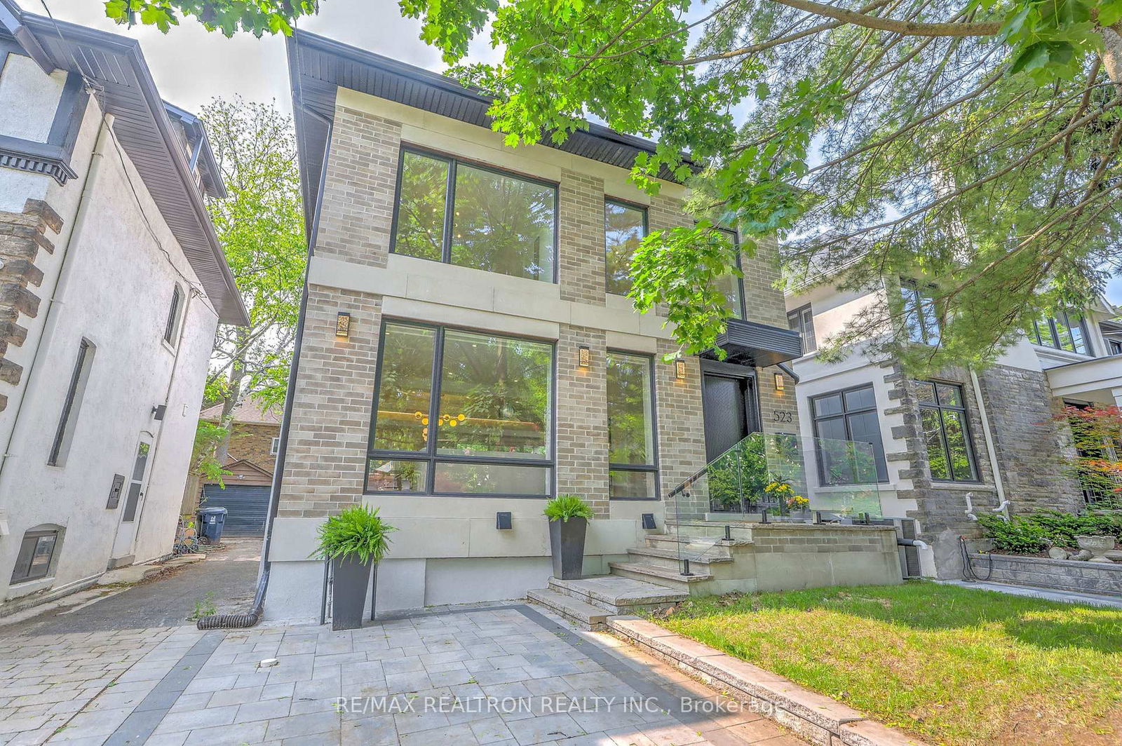 Detached House for sale at 523 Briar Hill Avenue, Toronto, Forest Hill North, M5N 1N1 - MLS: C12191937