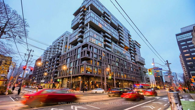 1301 - 111 Bathurst Street