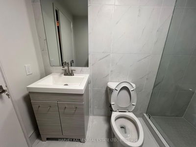 Unit 2 — 31 Robingrove Rd, Toronto - Westminster-Branson image-0-2